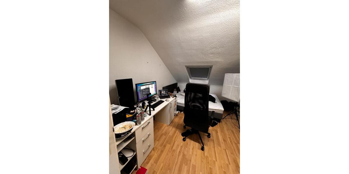 Dachgeschoßwohnung Saarbrücken St. Arnual - 2 Zimmer, 40 m&sup2;, 420&euro; | Angebot:25271631