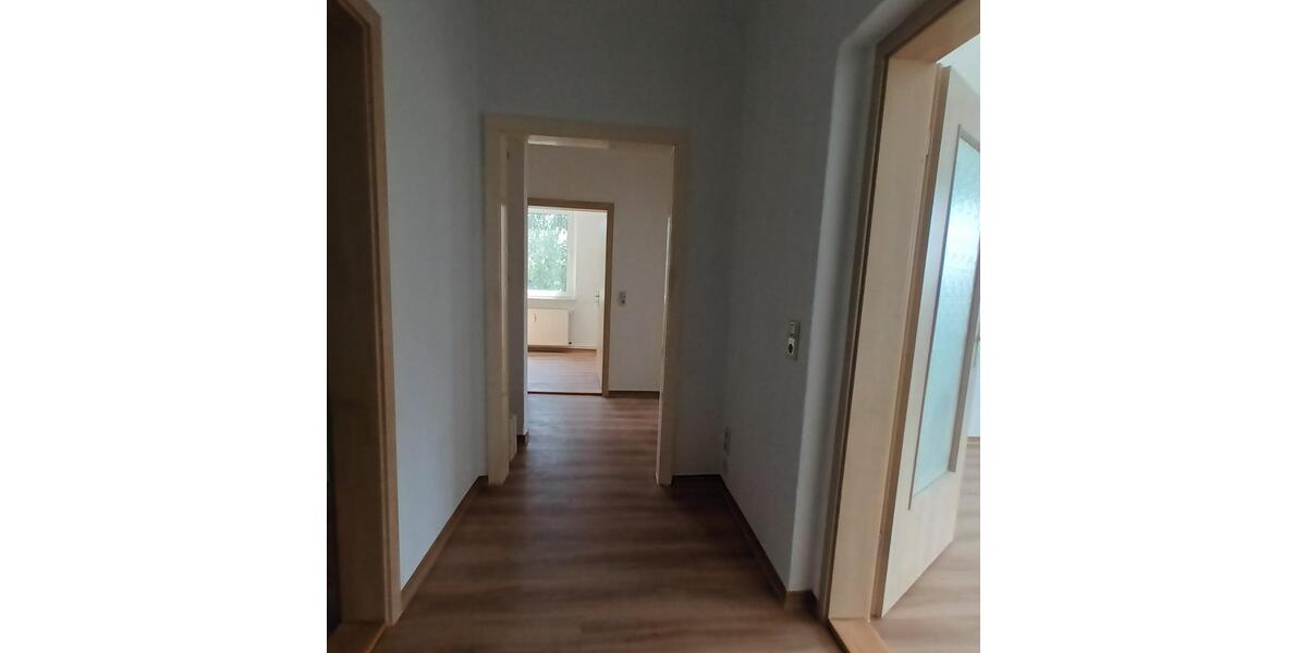 Etagenwohnung Schkopau - 3 Zimmer, 65 m&sup2;, 375&euro; | Angebot:25854876