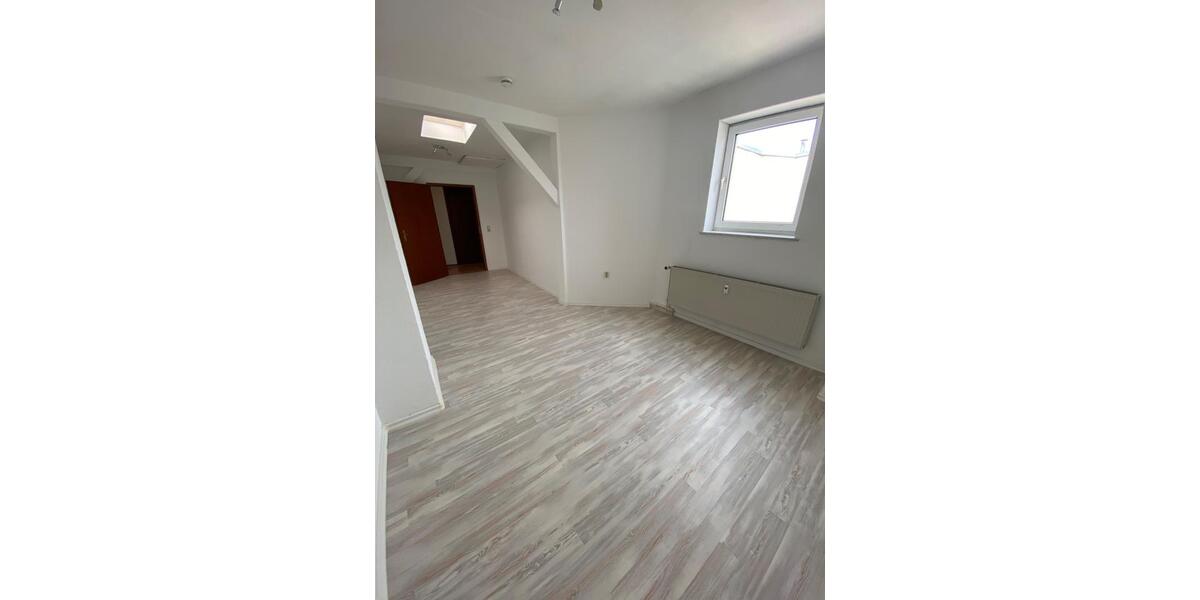 Dachgeschoßwohnung Cottbus Spremberger Vorstadt - 4 Zimmer, 100 m&sup2;, 900&euro; | Angebot:24739763
