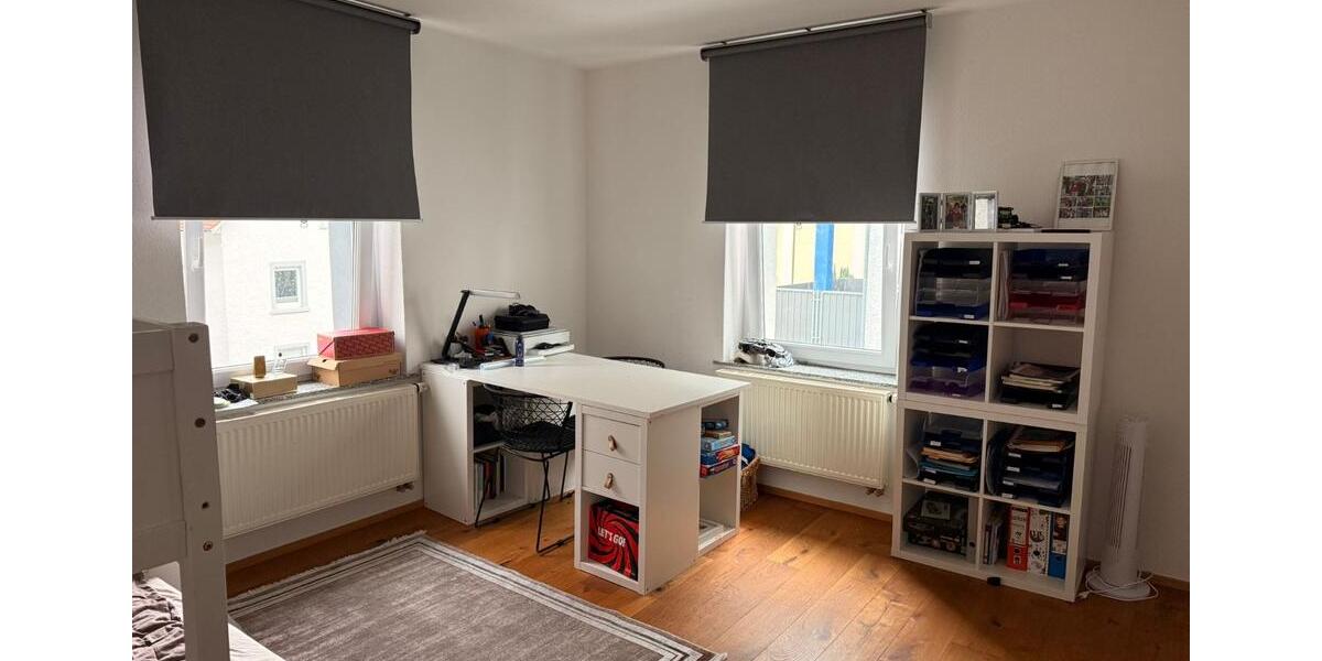 Stilvolle 4-Zimmer-Wohnung mit gehobener Innenausstattung & Küche 4 zimmer