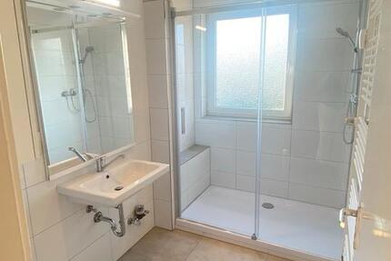 Großzügige Wohnung mit zusätzlichem Zimmerbereich 3 zimmer