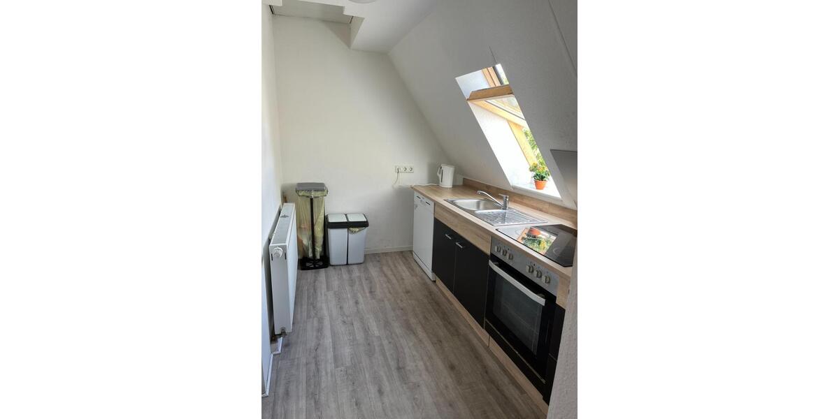 Dachgeschoßwohnung Wiehl - 1 Zimmer, 12 m&sup2;, 230&euro; | Angebot:25439080