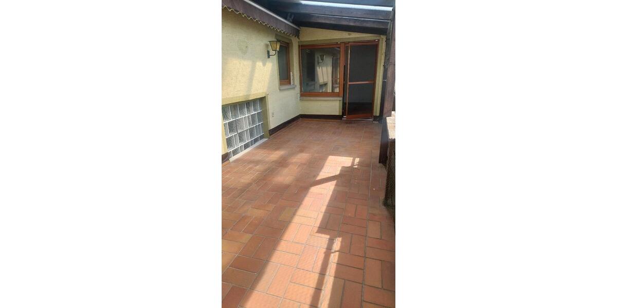 Etagenwohnung Neulußheim - 4 Zimmer, 100 m&sup2;, 1.385&euro; | Angebot:26045304