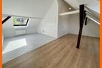 Mit Weitblick! 2,5 Raum DG Wohnung mit offener Küche im Wohnzimmer. Modernes Bad mit Wanne! - Dachgeschoßwohnung Gera Alt-Bieblach | Angebot:26248794