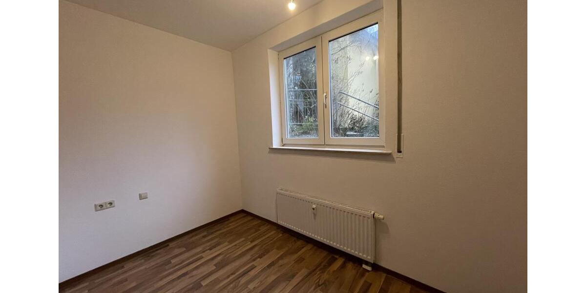 Erdgeschoßwohnung Meißen - 2 Zimmer, 34 m&sup2;, 300&euro; | Angebot:25376947