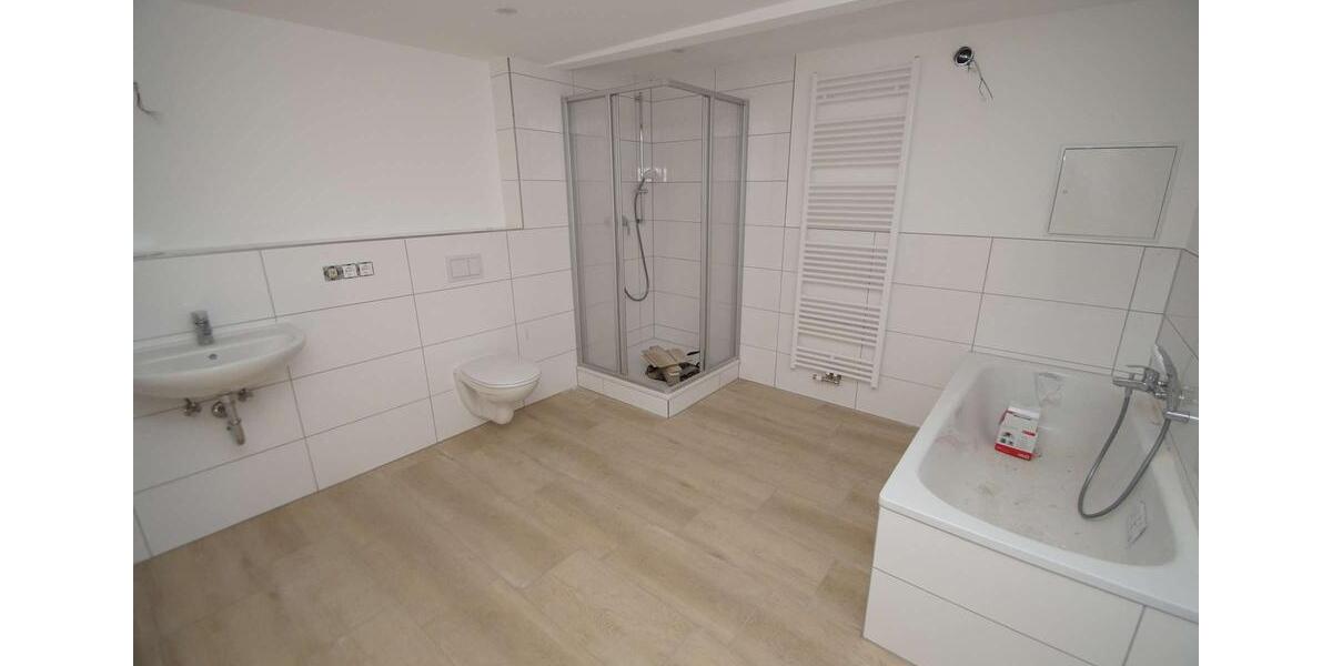 Erdgeschoßwohnung Schkopau - 3 Zimmer, 110 m&sup2;, 1.265&euro; | Angebot:24698919