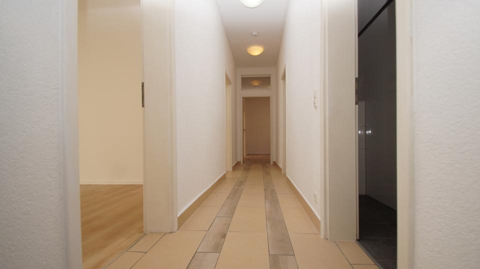 Etagenwohnung Wiesbaden Südost - 4 Zimmer, 107 m&sup2;, 1.600&euro; | Angebot:26636430
