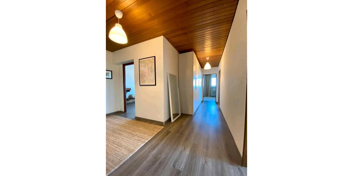 Etagenwohnung Burgoberbach - 4 Zimmer, 104 m&sup2;, 1.500&euro; | Angebot:26445858