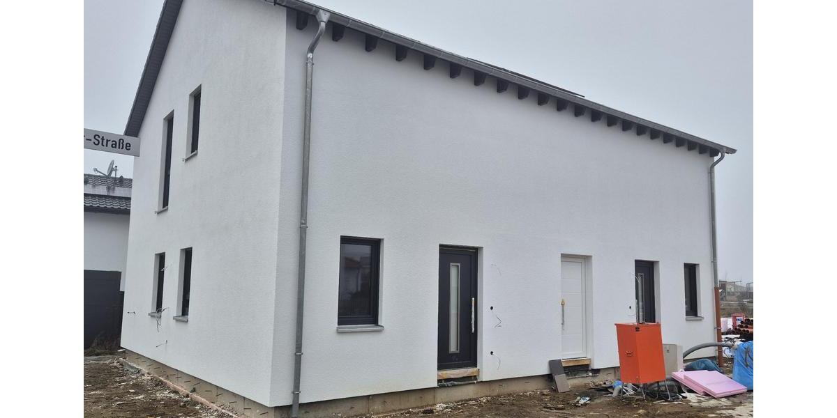 Doppelhaushälfte Burglengenfeld - 4 Zimmer, 103 m&sup2;, 1.412&euro; | Angebot:25050703