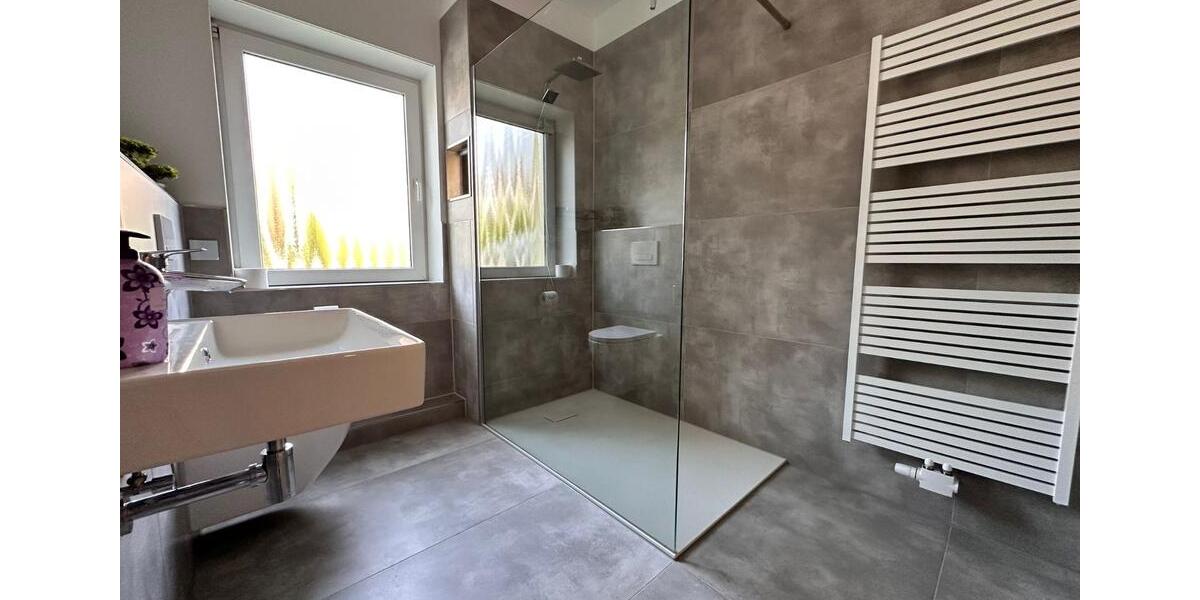 Wohnen auf Zeit Borsdorf - 4 Zimmer, 160 m&sup2;, 25&euro; | Angebot:22953458