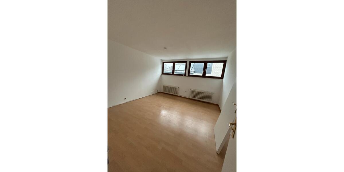 Einfamilienhaus Garbsen - 6 Zimmer, 150 m&sup2;, 2.000&euro; | Angebot:24342503