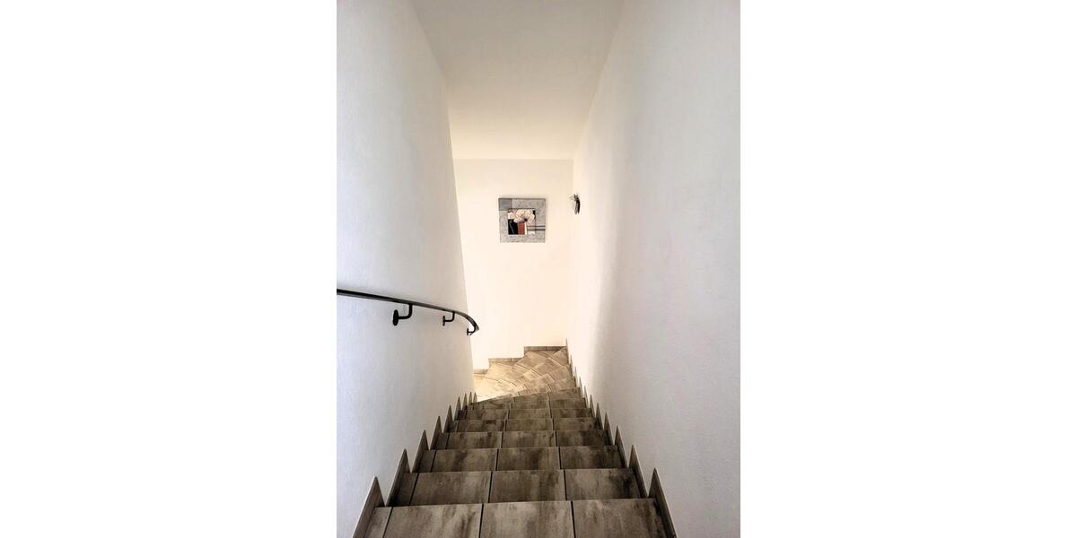 Neu renoviertes möbliertes Zimmer in 2er WG (männlich) 1 zimmer