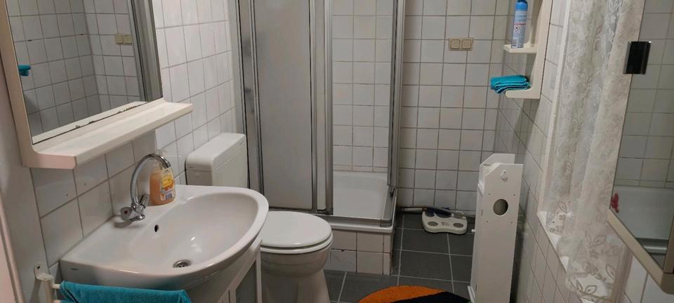 Wohnung 3 Zimmer Küche und BadeZimmer