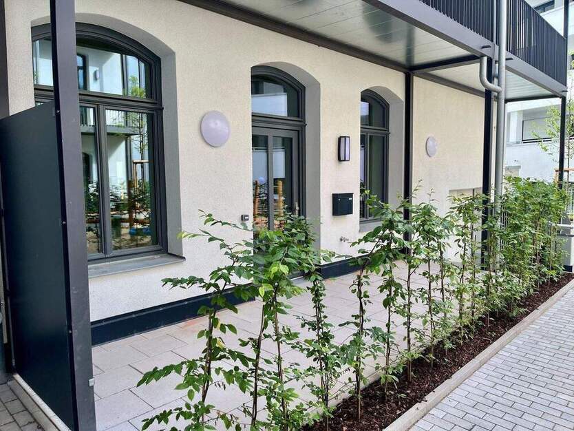 Loftige, möblierte 1-Zimmer-Wohnung mit großer Terrasse zum Erstbezug!
