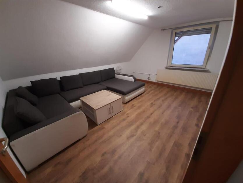 4-Zimmer-Wohnung im DG zu vermieten