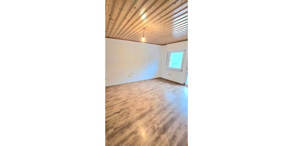 Etagenwohnung Mülheim-Kärlich Kärlich - 4 Zimmer, 136 m&sup2;, 1.225&euro; | Angebot:26024382