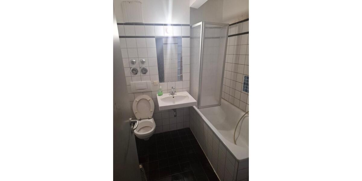 Wohnen auf Zeit Wuppertal - 1 Zimmer, 270 m&sup2;, 270&euro; | Angebot:25136834