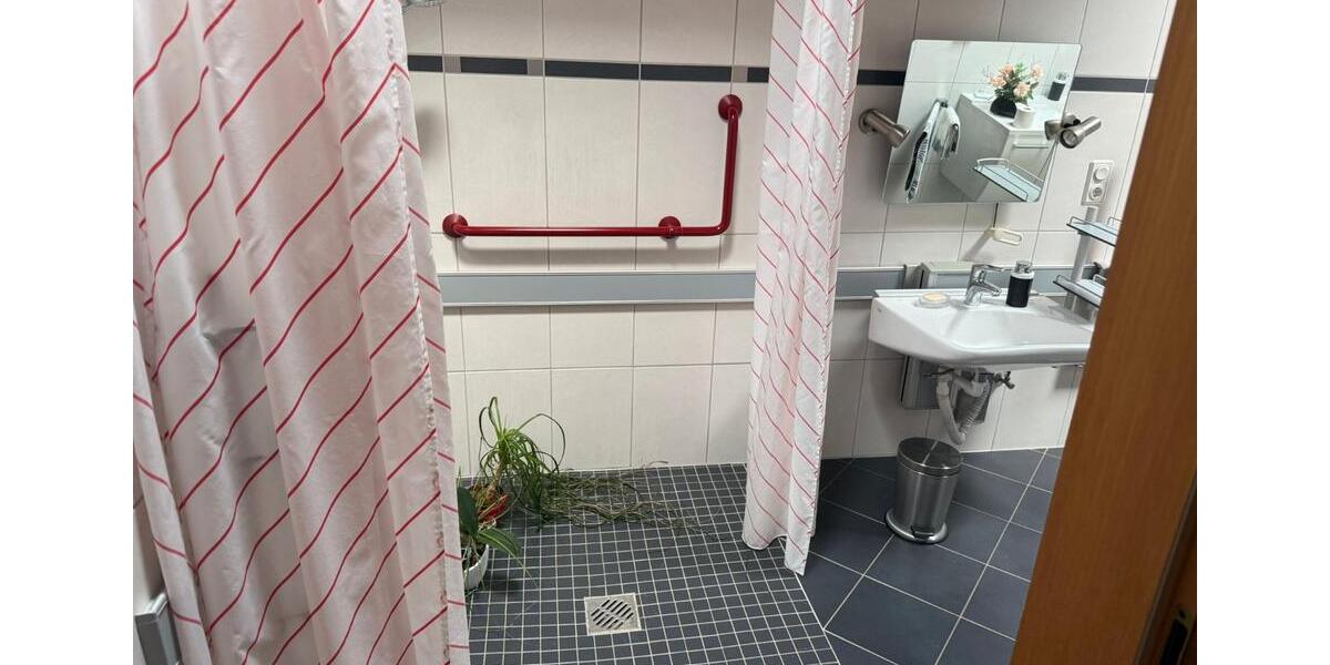 Bungalow Lage - 3 Zimmer, 150 m&sup2;, 1.600&euro; | Angebot:26295246