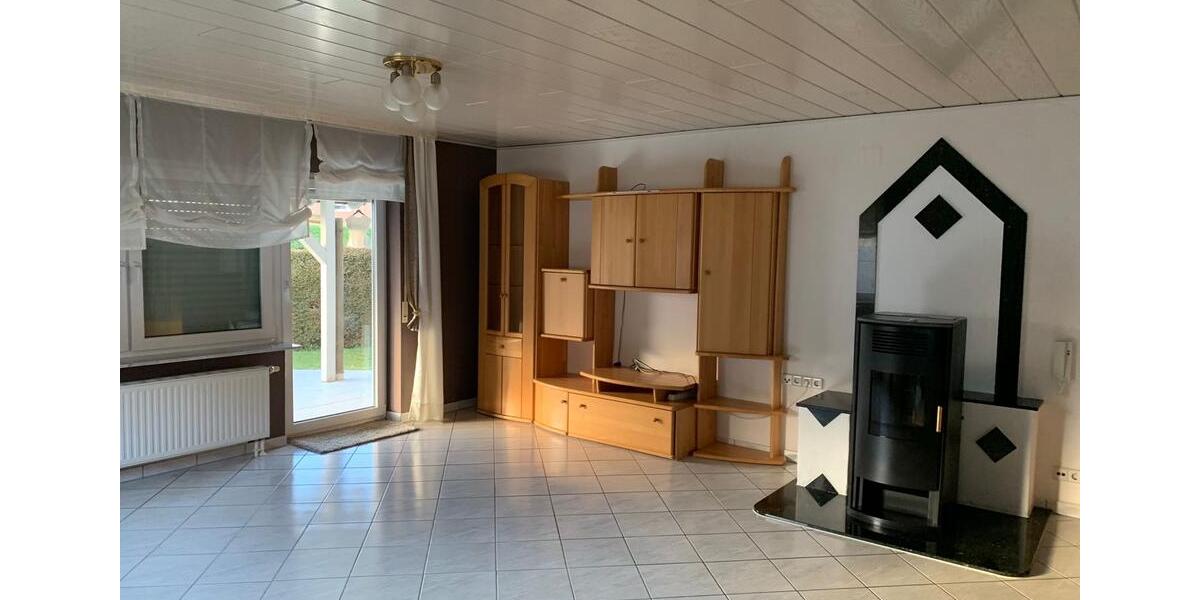 Erdgeschoßwohnung Sulzfeld - 4 Zimmer, 100 m&sup2;, 1.000&euro; | Angebot:25993660