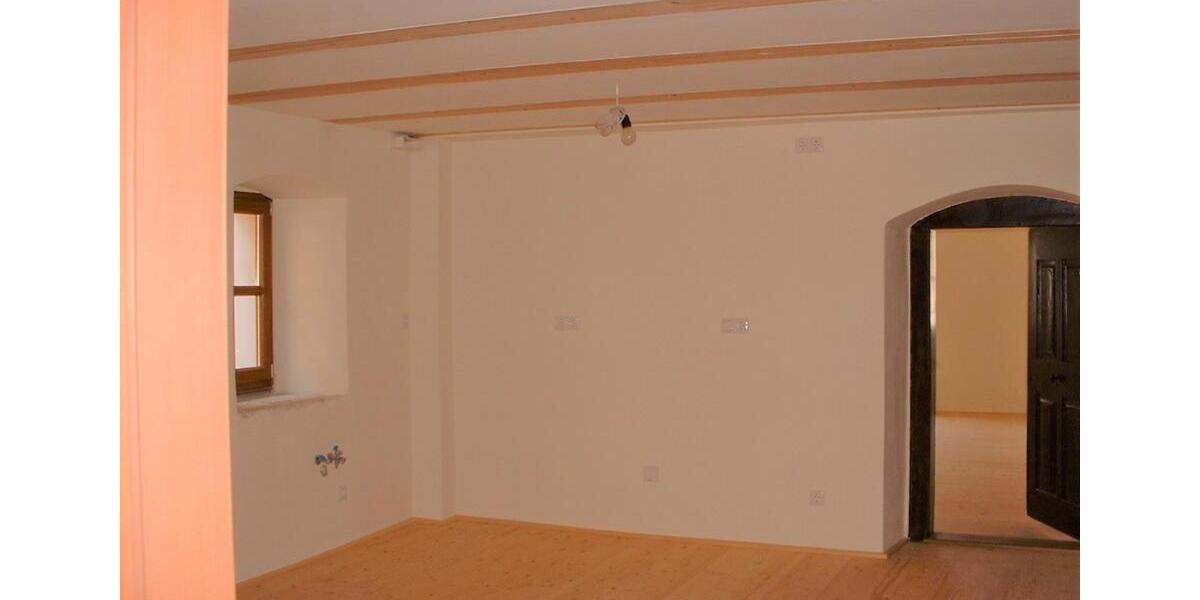 Sanierte Altbauwhg. 3,5 Zi. 113qm, besonderer Flair, Balkon, 1.OG 3.5 zimmer