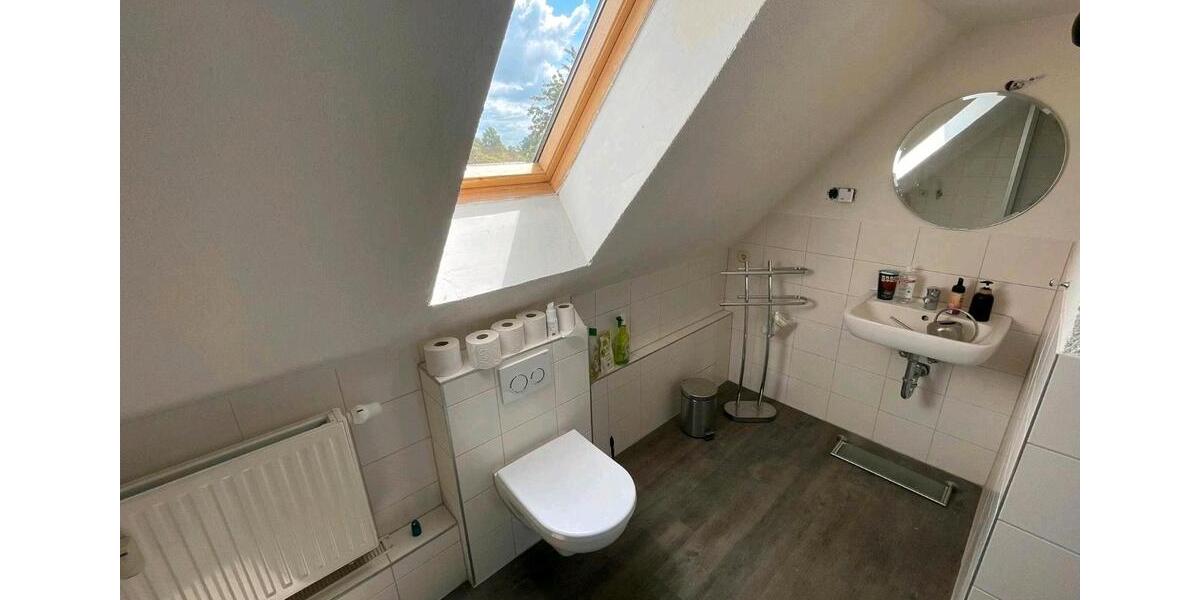 Dachgeschoßwohnung Barum - 2 Zimmer, 45 m&sup2;, 700&euro; | Angebot:25929335