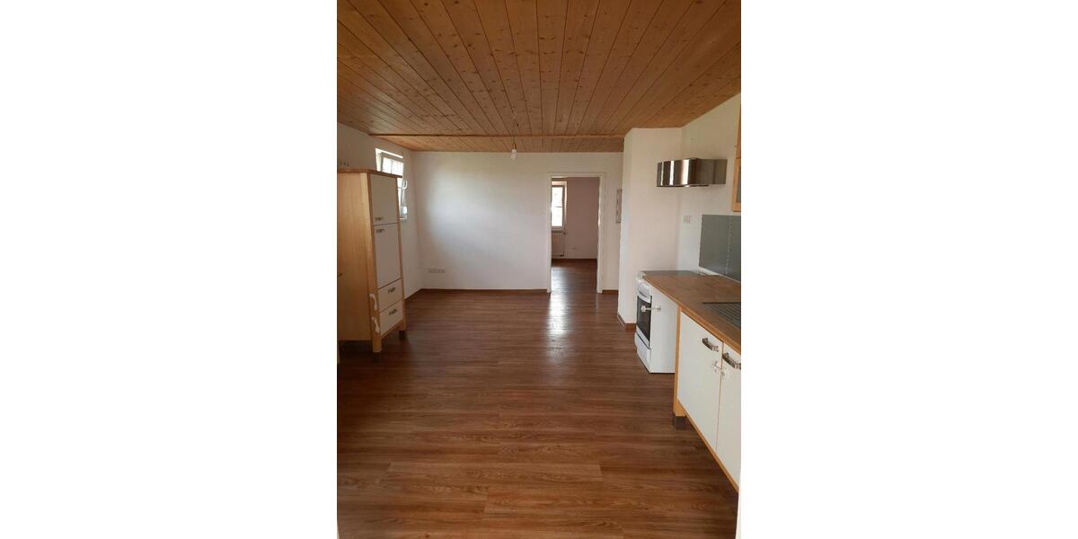 Dachgeschoßwohnung Bad Königshofen im Grabfeld - 6 Zimmer, 124 m&sup2;, 900&euro; | Angebot:26199518