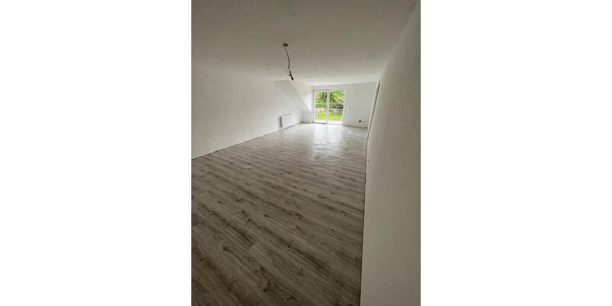 Dachgeschoßwohnung Übach-Palenberg Palenberg - 3 Zimmer, 90 m&sup2;, 900&euro; | Angebot:25264812