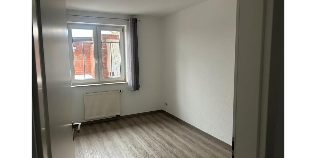 Erdgeschoßwohnung Wallenhorst - 6 Zimmer, 120 m&sup2;, 1.200&euro; | Angebot:24838951