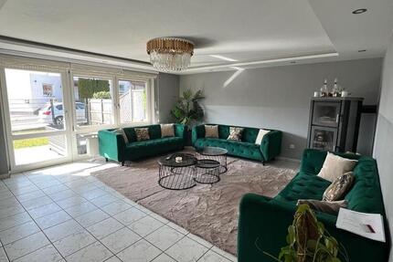 Haus Weichs - 6 Zimmer, 175 m&sup2;, 2.800&euro; | Angebot:26480772