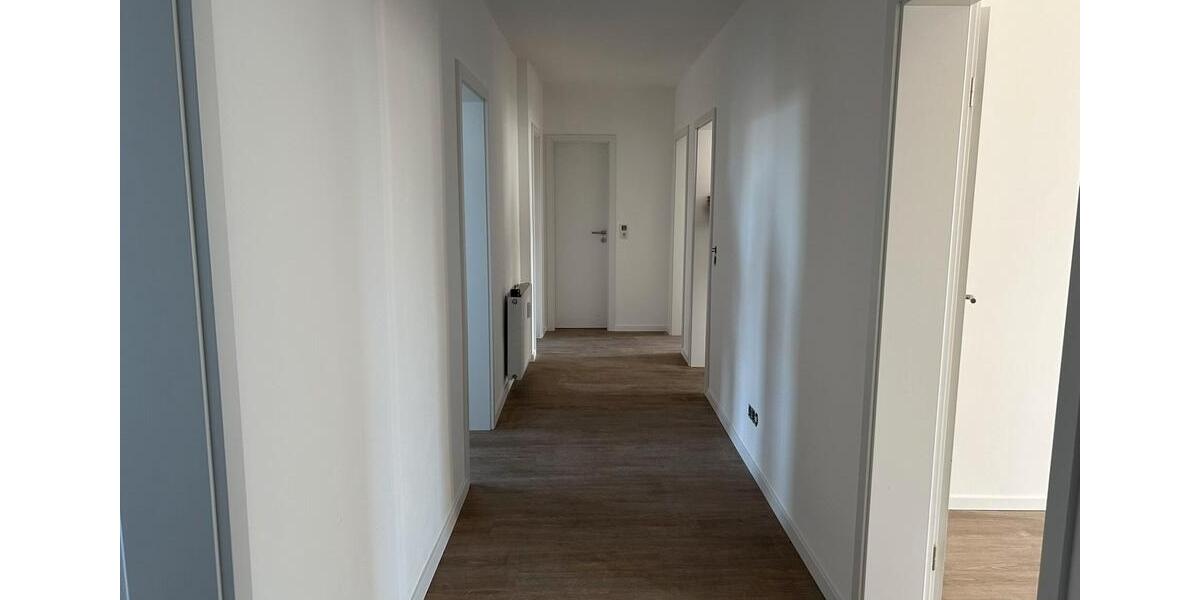 Dachgeschoßwohnung Arnsberg Rusch - 4 Zimmer, 140 m&sup2;, 1.400&euro; | Angebot:23358348