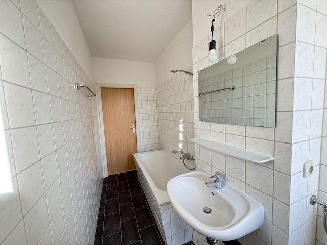 Etagenwohnung Zeithain - 4 Zimmer, 77 m&sup2;, 390&euro; | Angebot:24765762