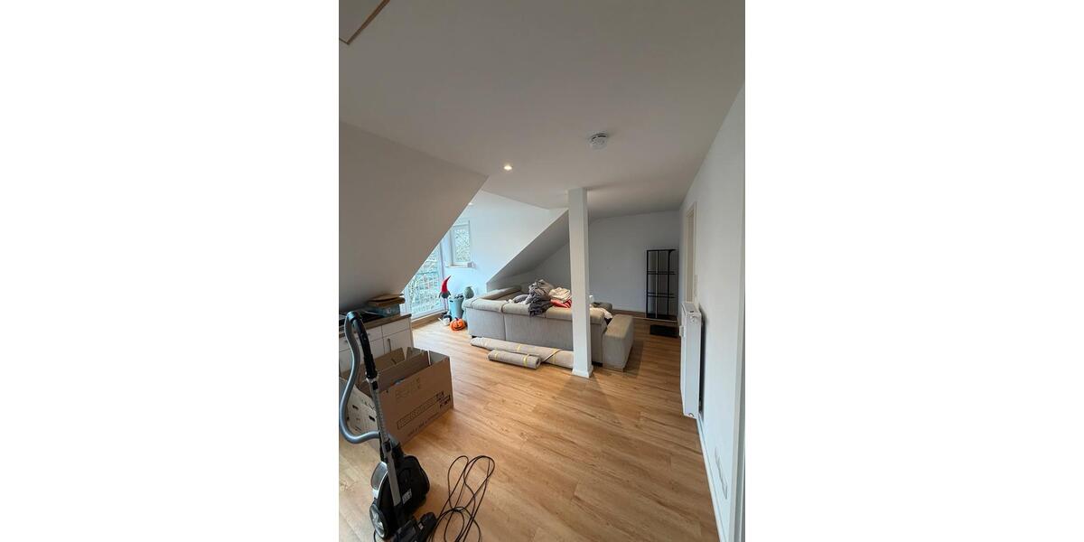 Dachgeschoßwohnung Hamburg Eidelstedt - 3 Zimmer, 55 m&sup2;, 915&euro; | Angebot:26020260
