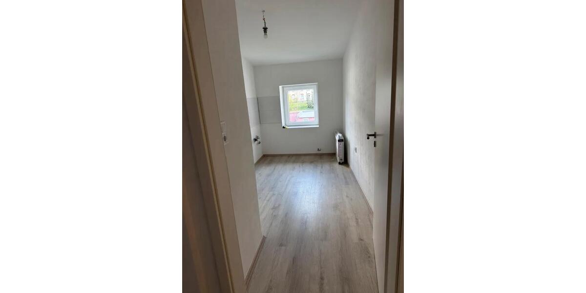 Dachgeschoßwohnung Iserlohn Grüne - 4 Zimmer, 67 m&sup2;, 700&euro; | Angebot:26265954