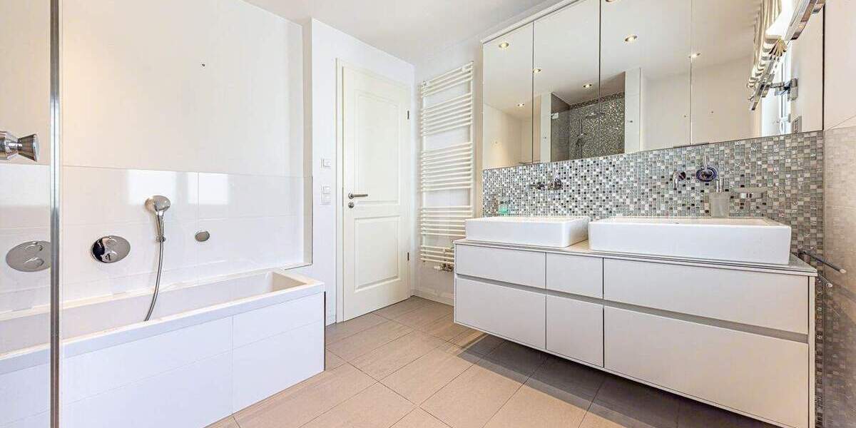 Eleganz trifft Nachhaltigkeit: Teil­möblierte Doppelhaushälfte mit Premiumausstattung zu vermieten 6 zimmer