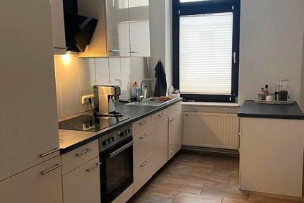 Helle 5 12 Zimmerwohnung im Drei-Partrien-Haus 5 zimmer