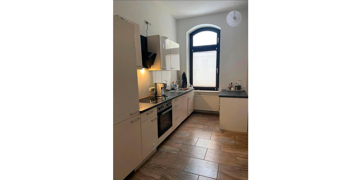 Helle 5 12 Zimmerwohnung im Drei-Partrien-Haus 5 zimmer