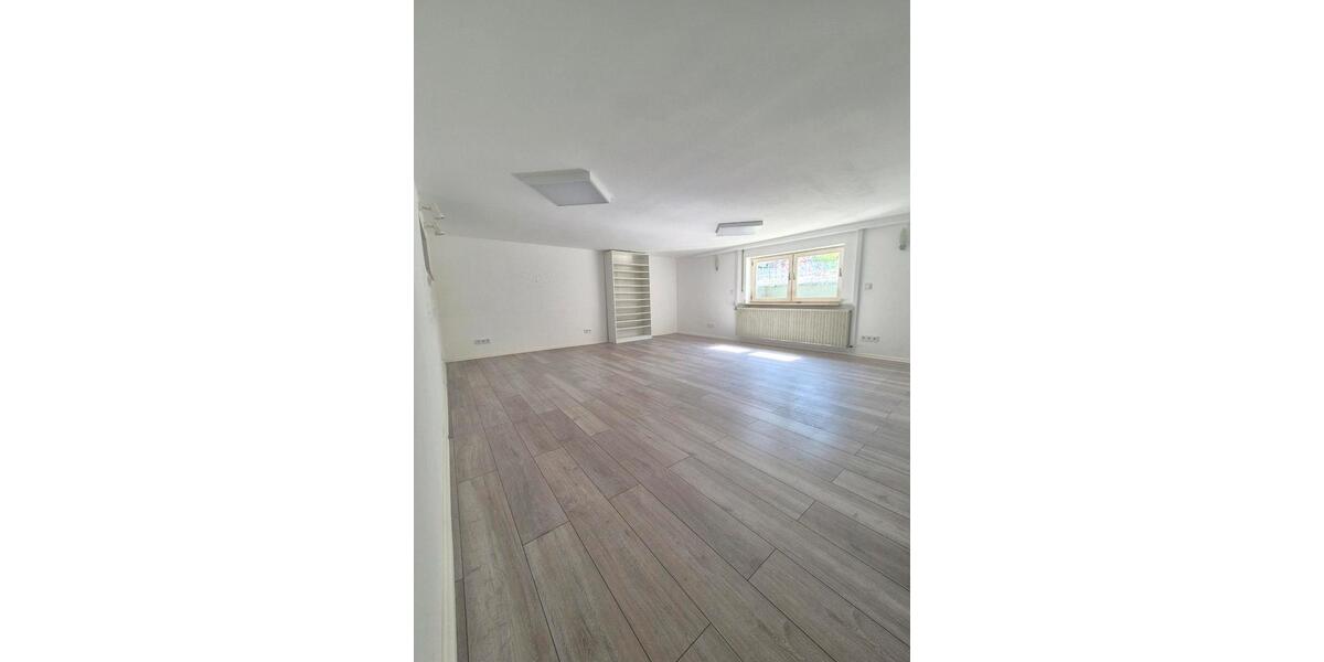 Erdgeschoßwohnung Bischofsheim - 4.5 Zimmer, 143 m&sup2;, 1.790&euro; | Angebot:26606595