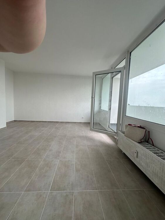 TOP sanierte 2,5 Zimmer Wohnung mit Balkon