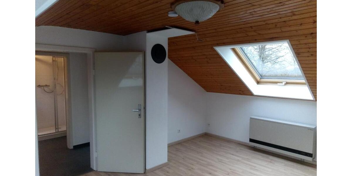 Dachgeschoßwohnung Sindelfingen Eichholz - 2 Zimmer, 43 m&sup2;, 600&euro; | Angebot:26588251