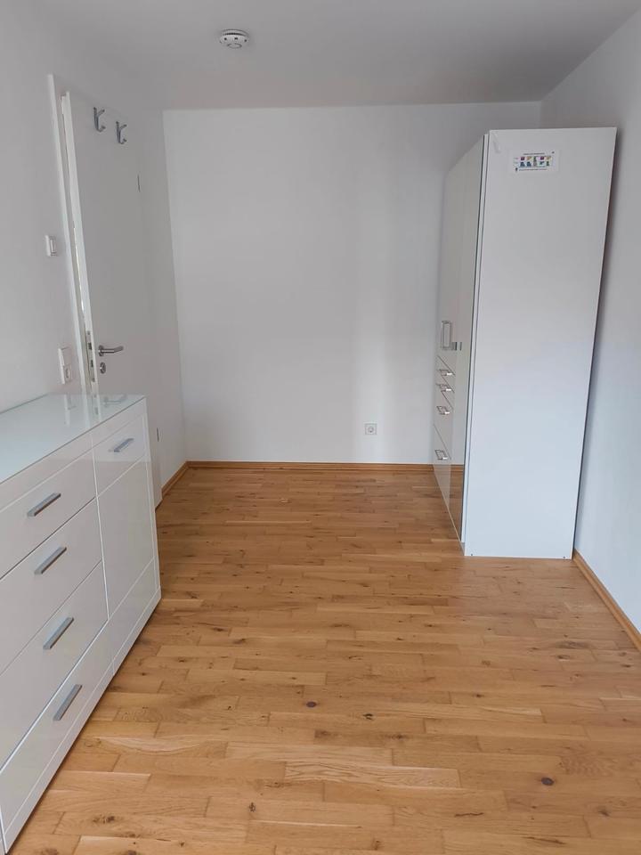 1 Zimmer in Familien-WG mit großzügigem Gemeinschaftsbereich 1 zimmer