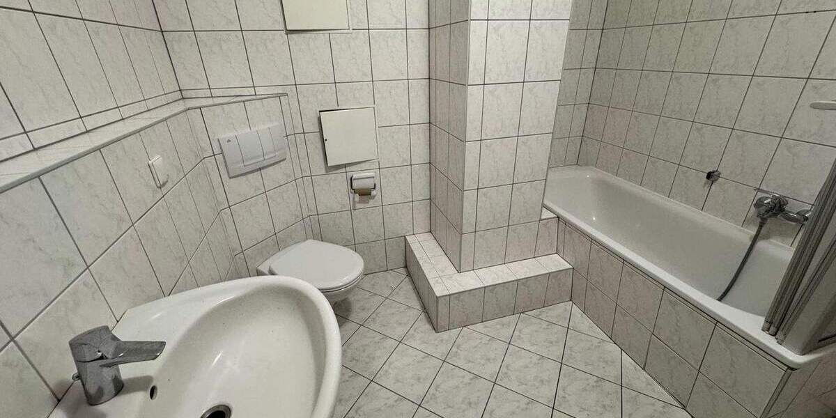 Etagenwohnung Görlitz Innenstadt - 3 Zimmer, 103 m&sup2;, 620&euro; | Angebot:26170831