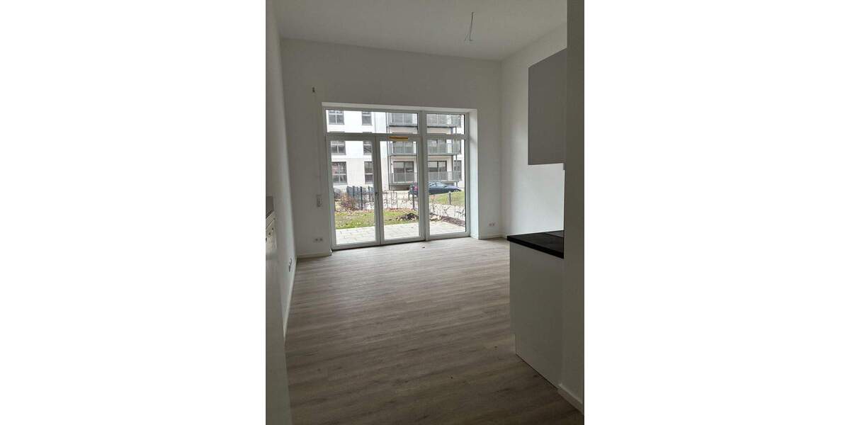 Helle 3 Zimmer Wohnung mit Terasse und Einbauküche 3 zimmer