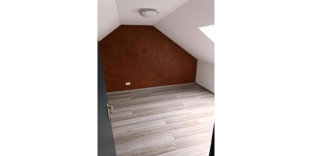 Dachgeschoßwohnung Regenstauf - 3 Zimmer, 60 m&sup2;, 900&euro; | Angebot:26635426