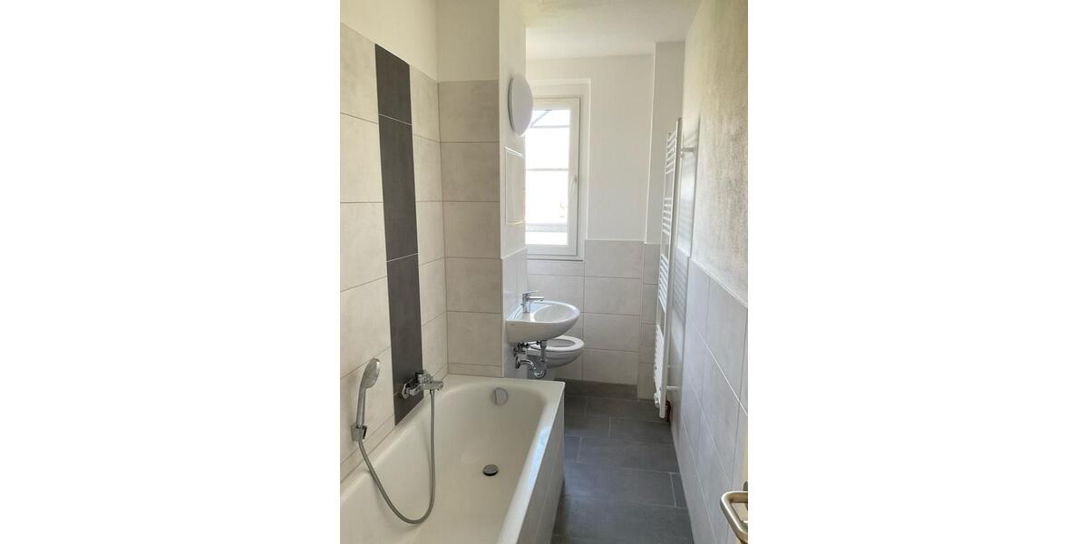 Preiswert und gut geschnitten 2 zimmer