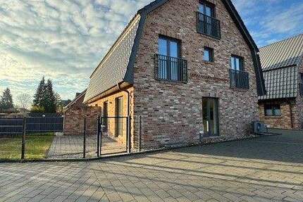 Traumhafte Doppelhaushälfte mit Wärmepumpe in idyllischer Lage 4 zimmer