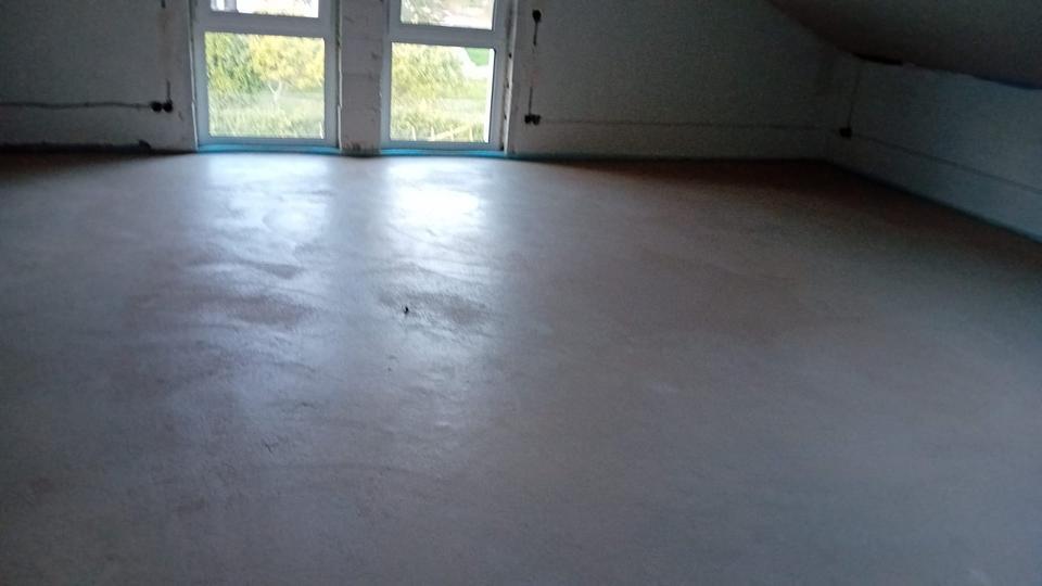 Dachgeschoss Wohnung zimmer