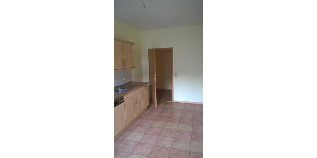 Etagenwohnung Gröditz - 2 Zimmer, 75 m&sup2;, 410&euro; | Angebot:23863088