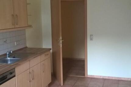 Wohnung Gröditz - 2 Zimmer, 75 m&sup2;, 410&euro; | Angebot:23863088