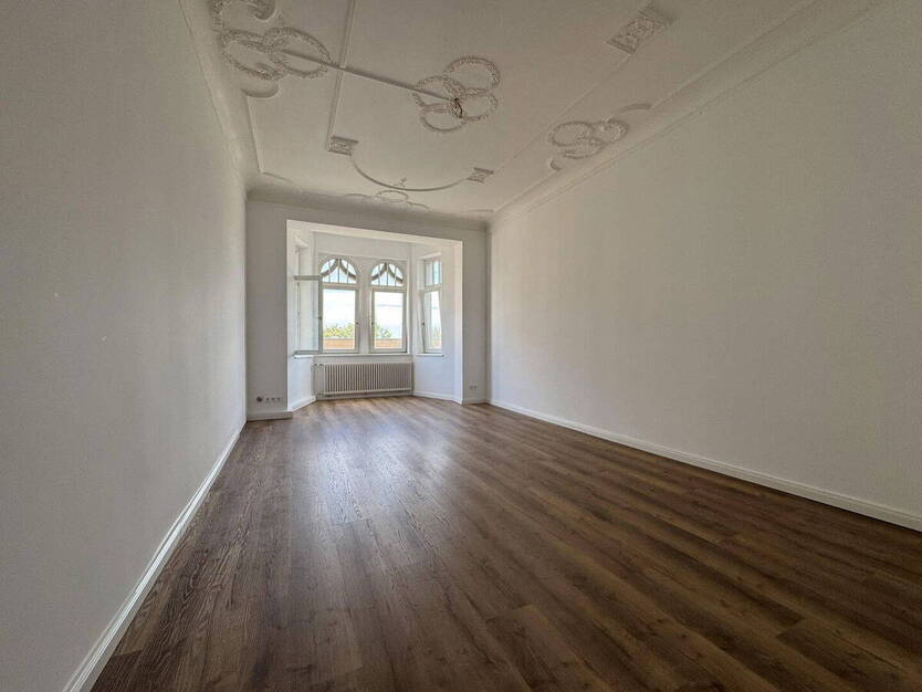 Noch verfügbar - Stilvolle 4-Zimmer-Altbauwohnung - Erstbezug nach hochwertiger Sanierung 4 zimmer