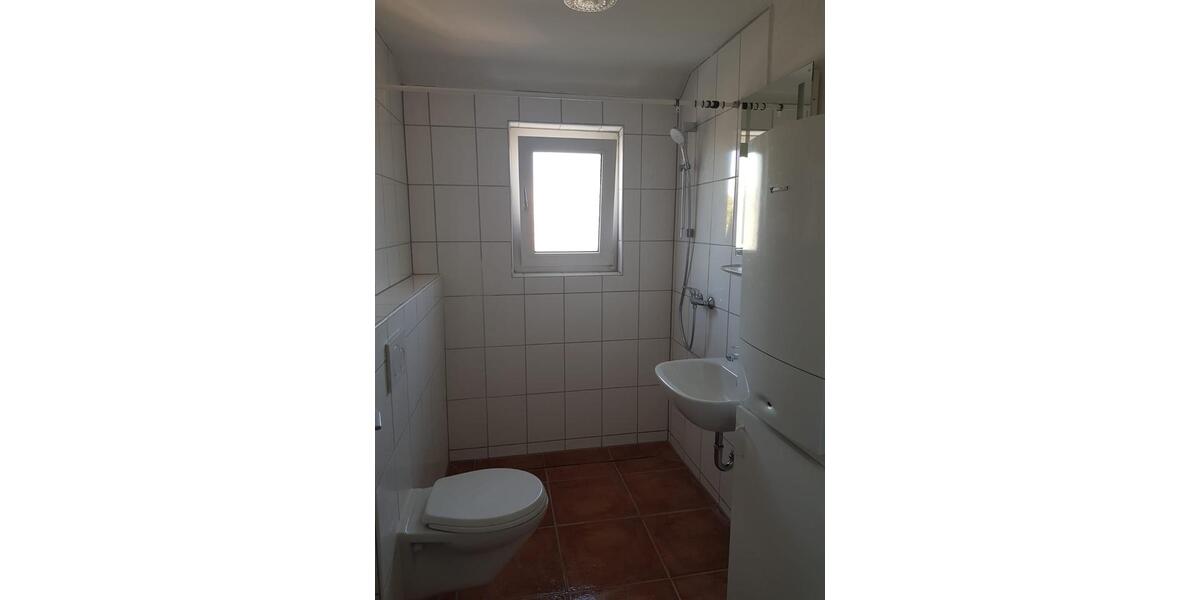 Dachgeschoßwohnung Lage - 3 Zimmer, 50 m&sup2;, 390&euro; | Angebot:25882605